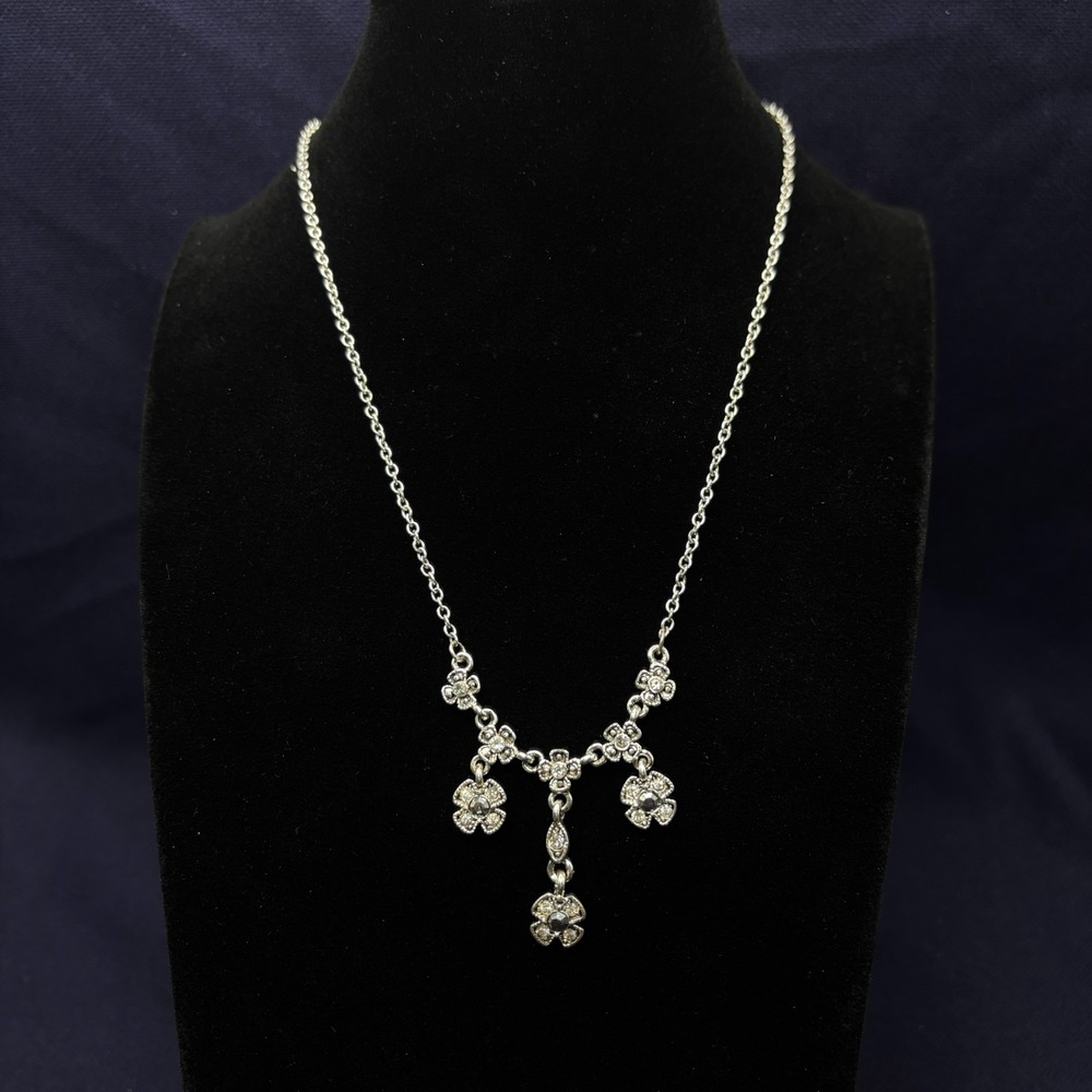 Trifari Stud Earrings 16" Necklace Set Flowers set